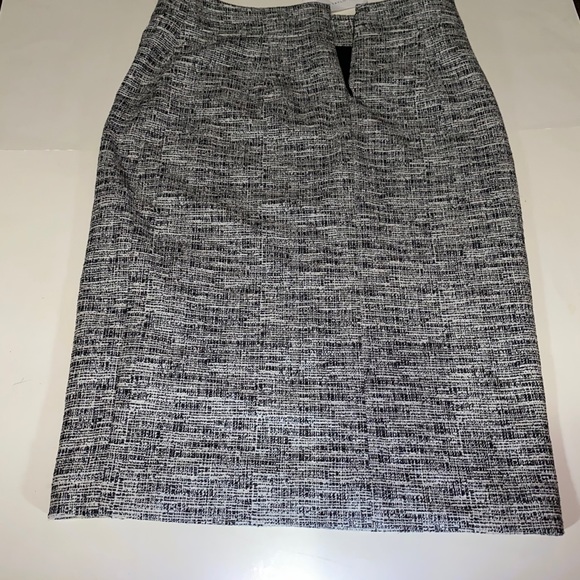 ANN TAYLOR Pencil Skirt - Picture 4 of 5